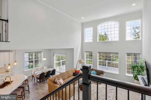 2754 HILLFIELD DR, Frederick, MD 21702