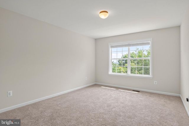 2754 HILLFIELD DR, Frederick, MD 21702