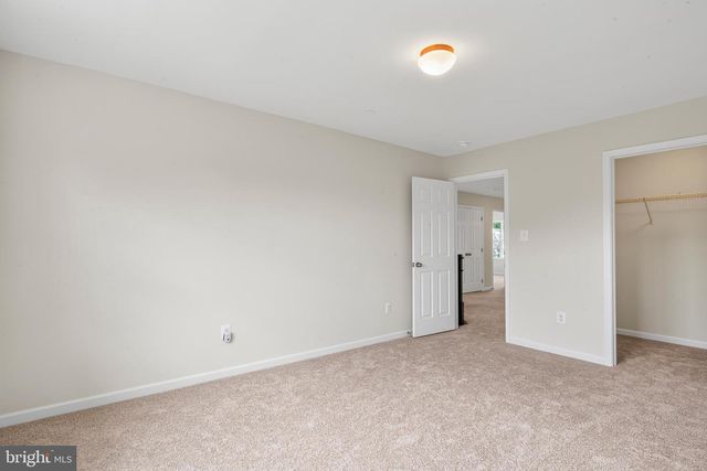 2754 HILLFIELD DR, Frederick, MD 21702