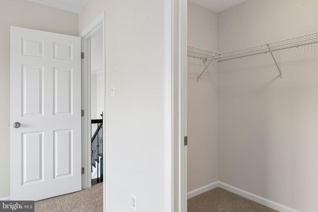 2754 HILLFIELD DR, Frederick, MD 21702
