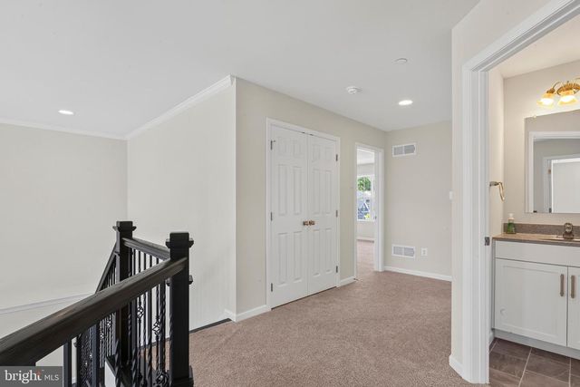 2754 HILLFIELD DR, Frederick, MD 21702