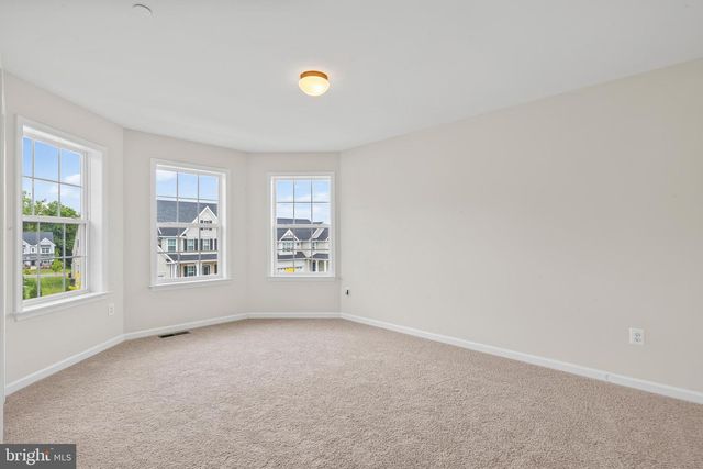 2754 HILLFIELD DR, Frederick, MD 21702