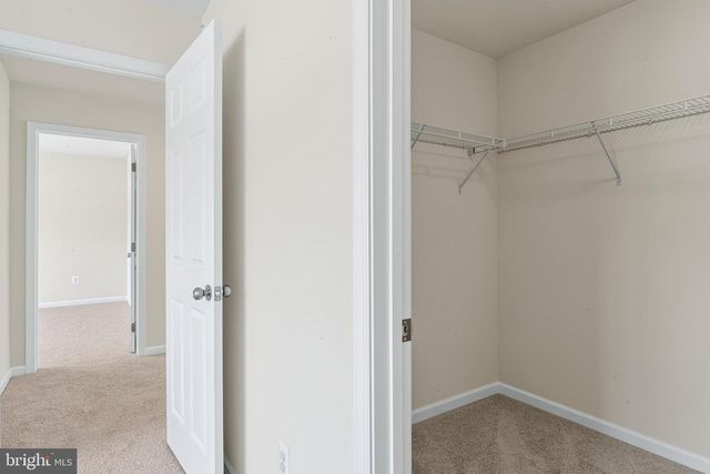 2754 HILLFIELD DR, Frederick, MD 21702