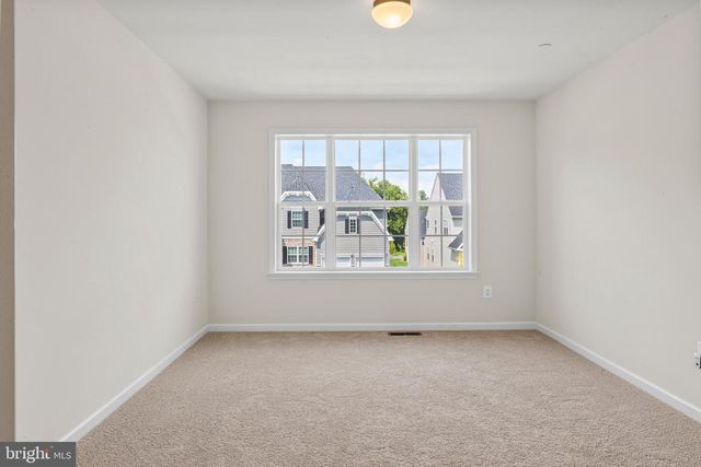 2754 HILLFIELD DR, Frederick, MD 21702
