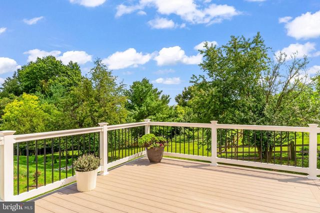 2754 HILLFIELD DR, Frederick, MD 21702