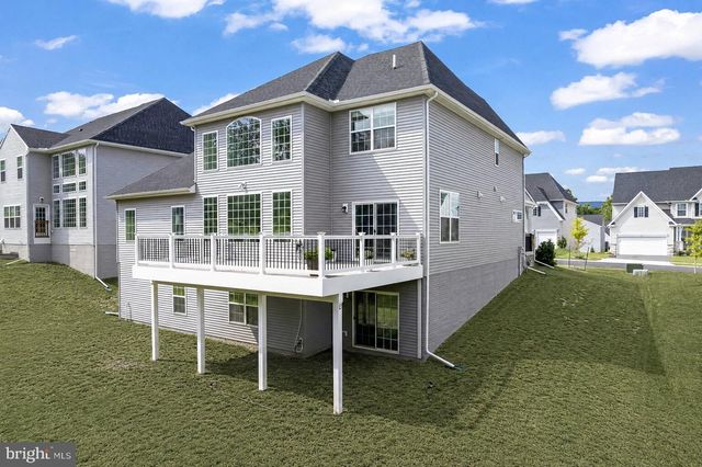 2754 HILLFIELD DR, Frederick, MD 21702