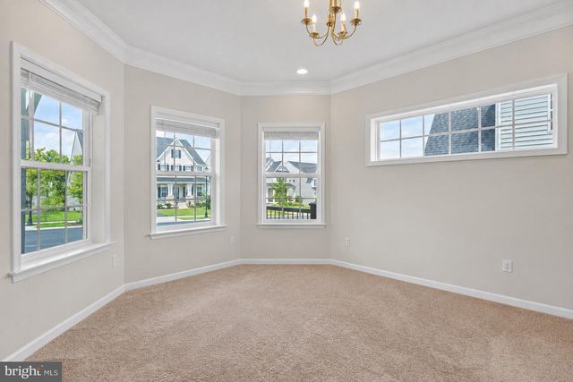 2754 HILLFIELD DR, Frederick, MD 21702