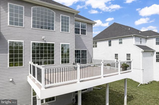 2754 HILLFIELD DR, Frederick, MD 21702