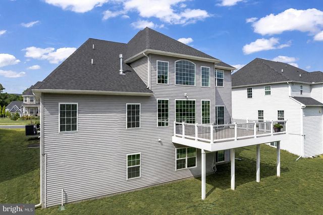 2754 HILLFIELD DR, Frederick, MD 21702