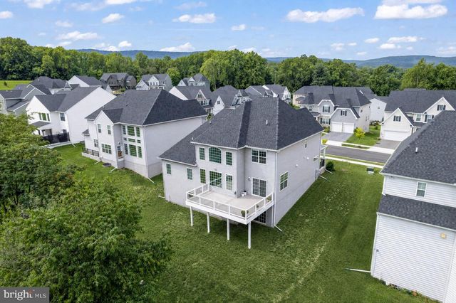 2754 HILLFIELD DR, Frederick, MD 21702