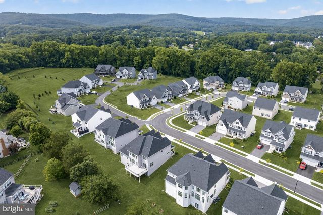 2754 HILLFIELD DR, Frederick, MD 21702