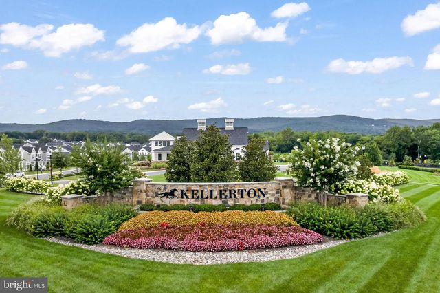 2754 HILLFIELD DR, Frederick, MD 21702