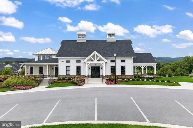 2754 HILLFIELD DR, Frederick, MD 21702