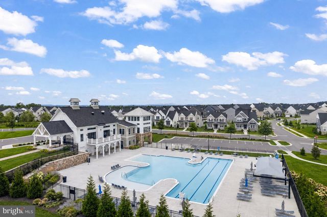 2754 HILLFIELD DR, Frederick, MD 21702