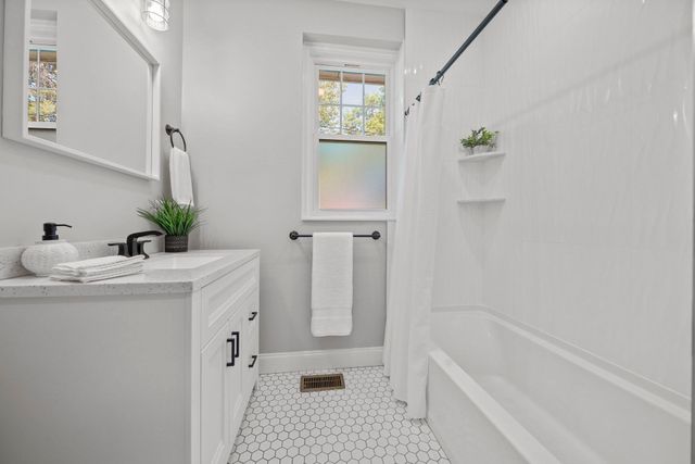 4 Marconi Lane, Marion, MA 02738