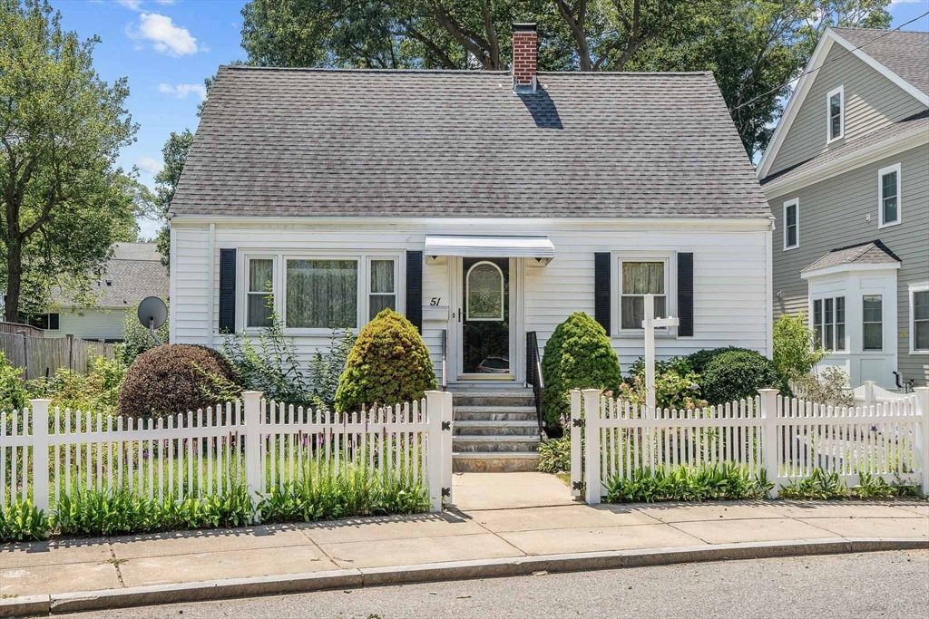 51 Ledge Hill Rd, Boston, MA 02132