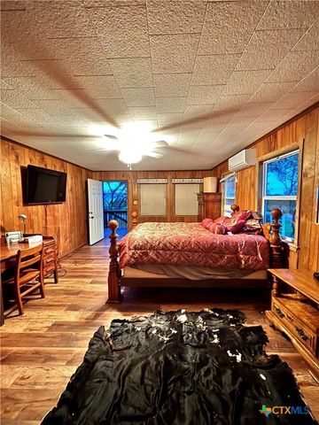 1008 W Adams Avenue, Port O'connor, TX 77982