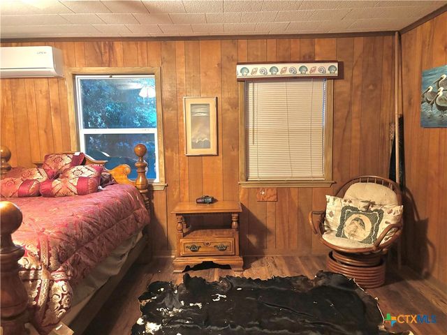 1008 W Adams Avenue, Port O'connor, TX 77982