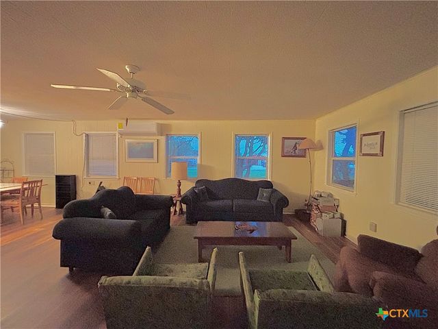 1008 W Adams Avenue, Port O'connor, TX 77982