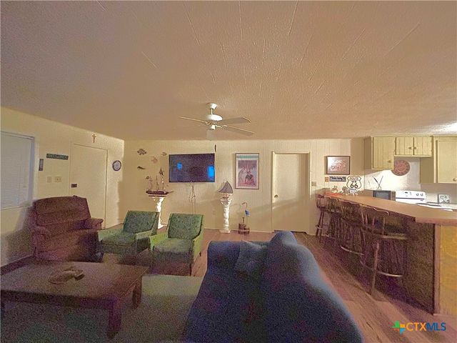 1008 W Adams Avenue, Port O'connor, TX 77982