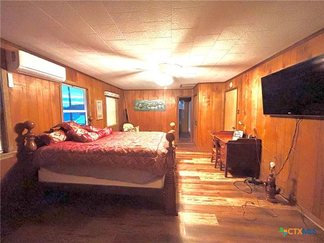 1008 W Adams Avenue, Port O'connor, TX 77982