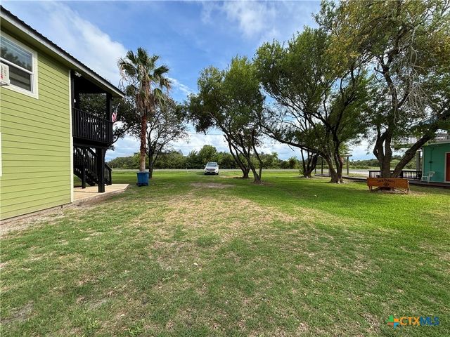 1008 W Adams Avenue, Port O'connor, TX 77982