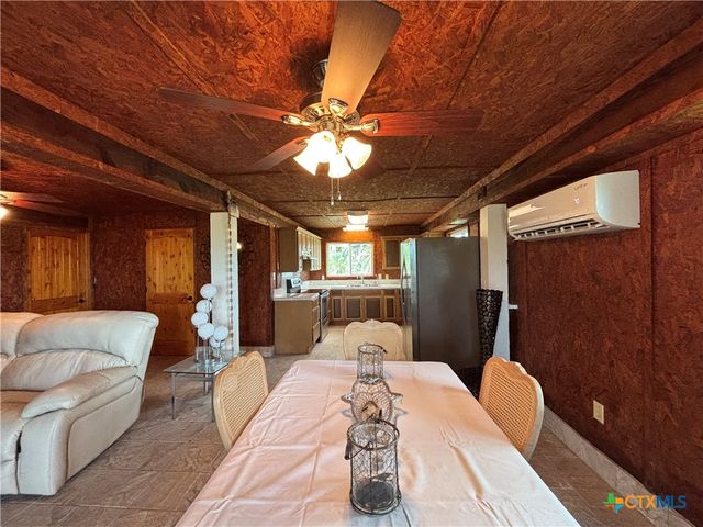 1008 W Adams Avenue, Port O'connor, TX 77982