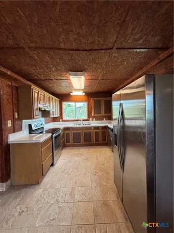 1008 W Adams Avenue, Port O'connor, TX 77982