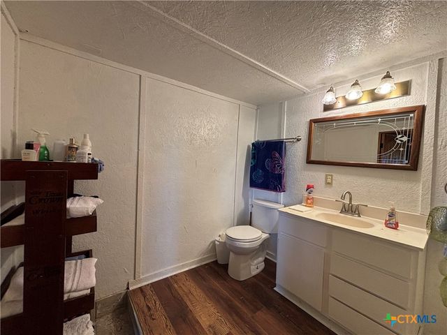 1008 W Adams Avenue, Port O'connor, TX 77982