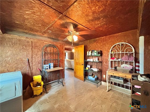 1008 W Adams Avenue, Port O'connor, TX 77982