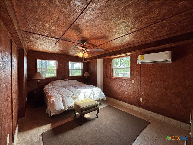 1008 W Adams Avenue, Port O'connor, TX 77982