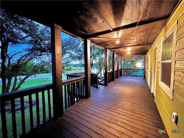 1008 W Adams Avenue, Port O'connor, TX 77982