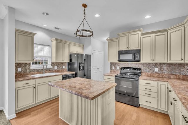 818 W Sagewood Dr, Gallatin, TN 37066