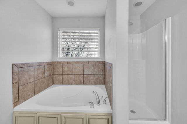 818 W Sagewood Dr, Gallatin, TN 37066