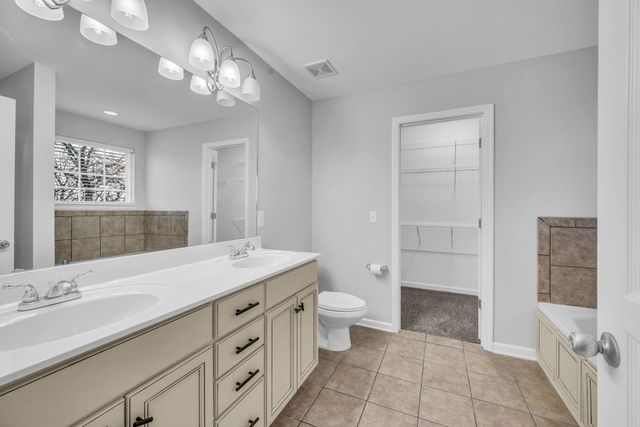 818 W Sagewood Dr, Gallatin, TN 37066