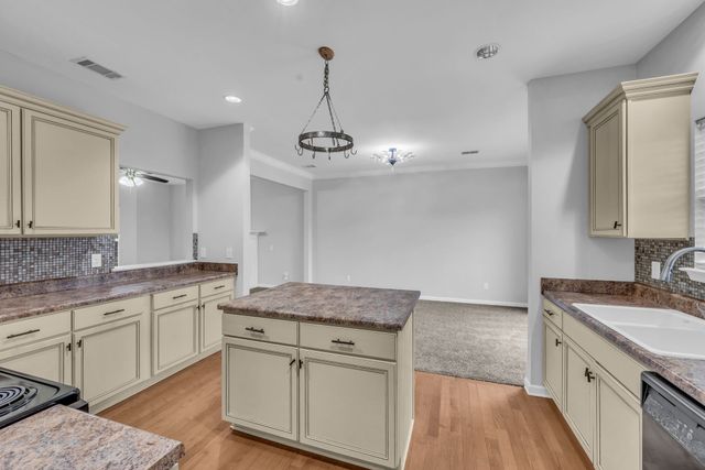 818 W Sagewood Dr, Gallatin, TN 37066