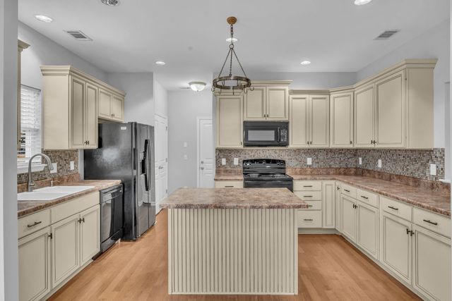 818 W Sagewood Dr, Gallatin, TN 37066