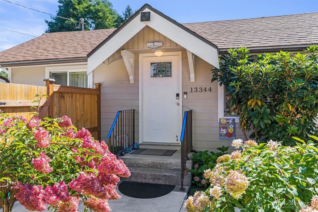 13344 56th Avenue S, Tukwila, WA 98178