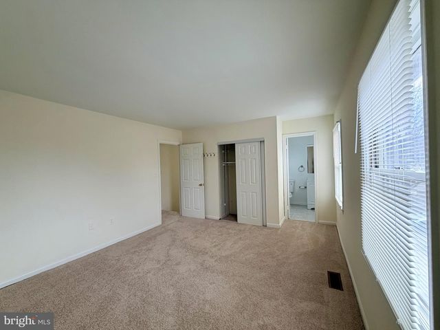 3048 HICKORY GROVE CT, Fairfax, VA 22031