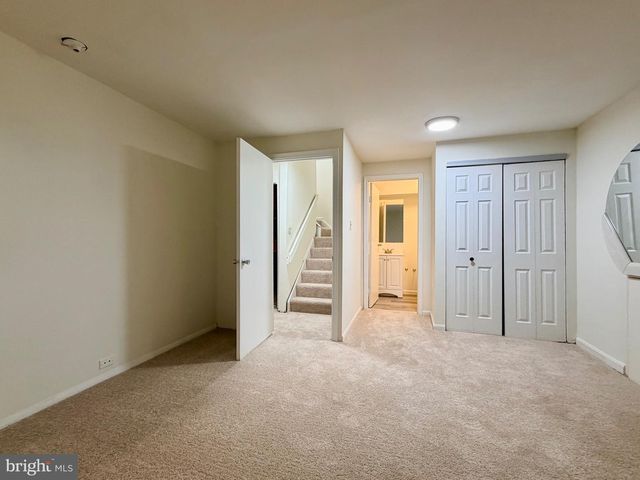 3048 HICKORY GROVE CT, Fairfax, VA 22031