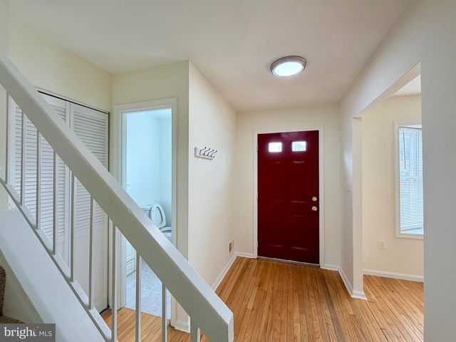 3048 HICKORY GROVE CT, Fairfax, VA 22031