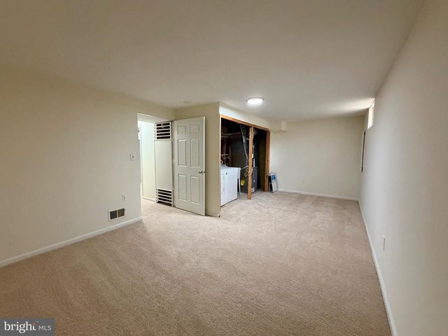 3048 HICKORY GROVE CT, Fairfax, VA 22031