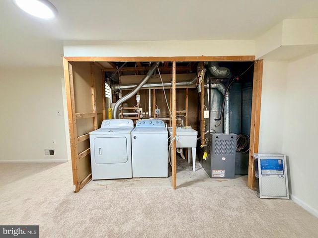 3048 HICKORY GROVE CT, Fairfax, VA 22031