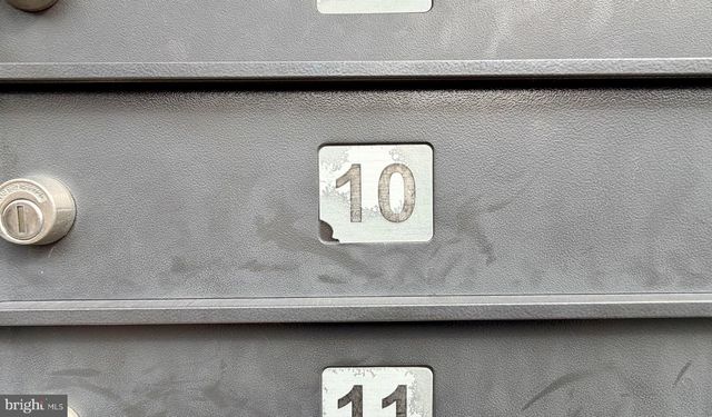 3048 HICKORY GROVE CT, Fairfax, VA 22031