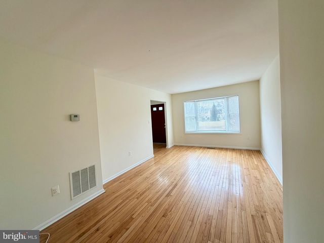 3048 HICKORY GROVE CT, Fairfax, VA 22031