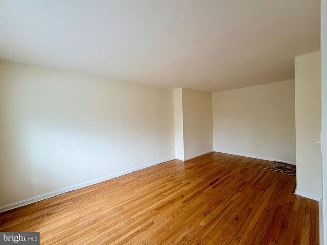 3048 HICKORY GROVE CT, Fairfax, VA 22031