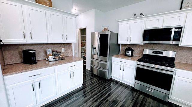 6810 Enchanted Crest Drive, Katy, TX 77449