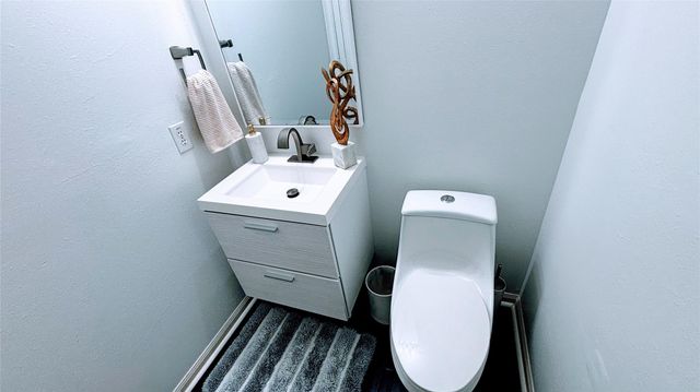 6810 Enchanted Crest Drive, Katy, TX 77449