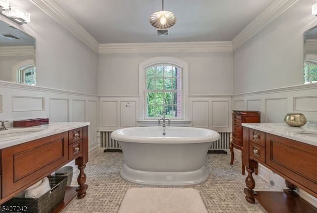 427 Spring Ave, Ridgewood Village, NJ 07450