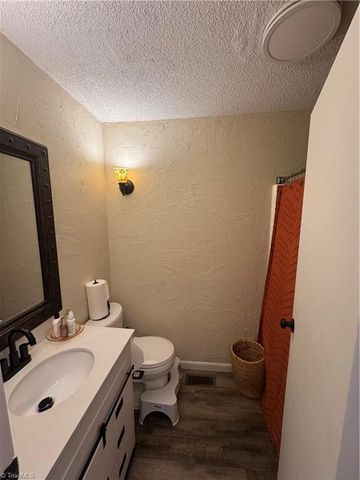 1822 Clodfelter Road, Winston-salem, NC 27107